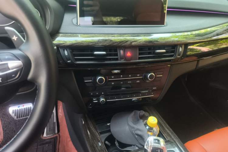 Used BMW X5  Audio And AC Panel