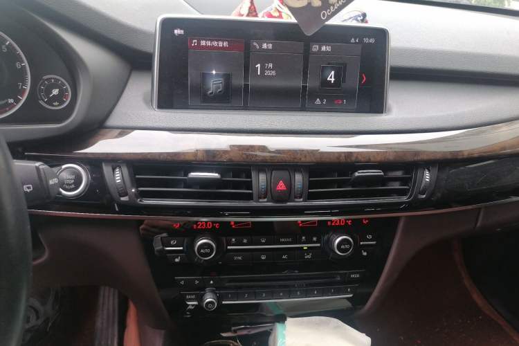 Used BMW X5 2018 xDrive28i Audio And AC Panel