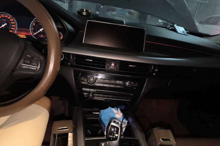Used BMW X5 2018 xDrive35i Elegant Edition Audio And AC Panel