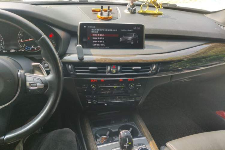 Used BMW X5  Audio And AC Panel
