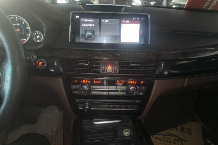 Used BMW X5 2018 xDrive28i Audio And AC Panel