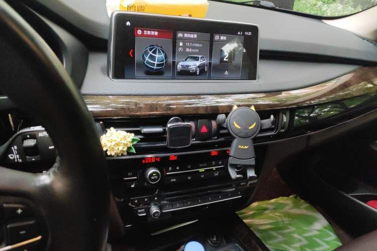 Used BMW X5 2018 xDrive28i Audio And AC Panel