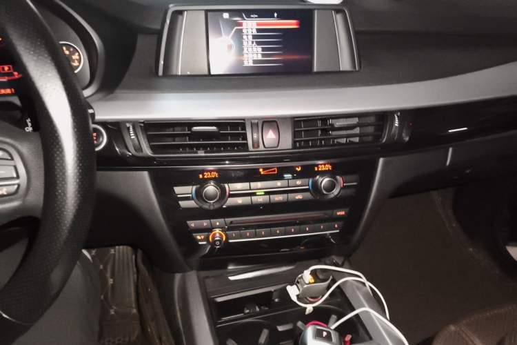 Used BMW X5  Audio And AC Panel