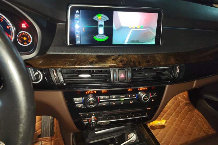 Used BMW X5 2018 xDrive28i Audio And AC Panel