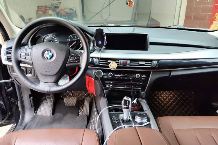 Used BMW X5 2018 xDrive35i Elegant Edition Center Console