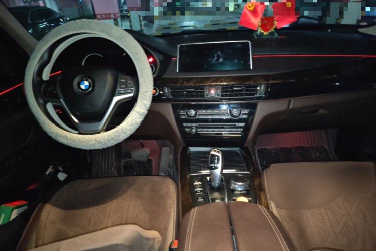 Used BMW X5 2018 xDrive28i Center Console