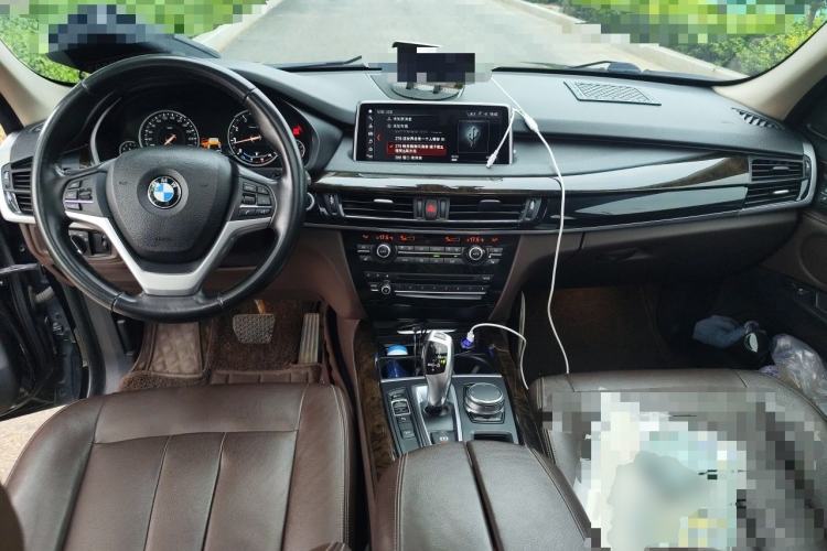 Used BMW X5 2018 xDrive28i Center Console