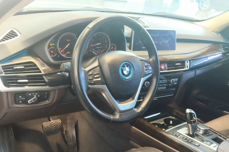 Used BMW X5 2018 xDrive28i Center Console