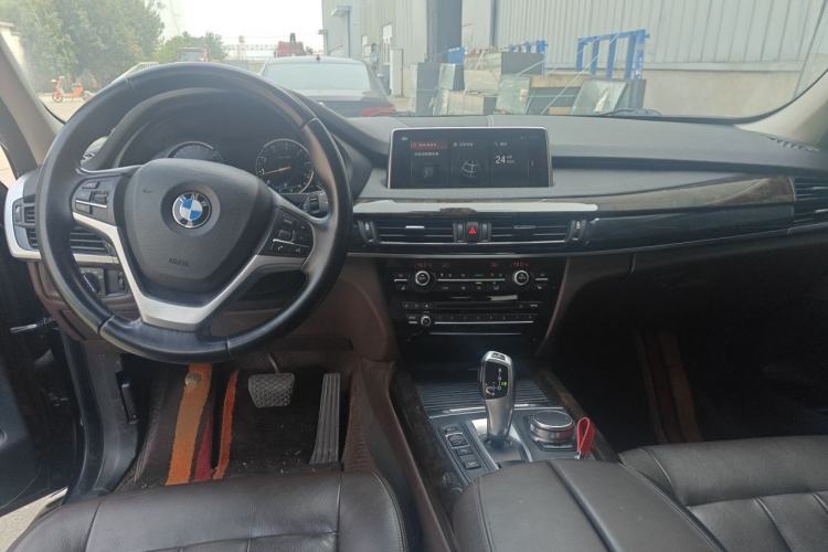Used BMW X5 2018 xDrive28i Center Console