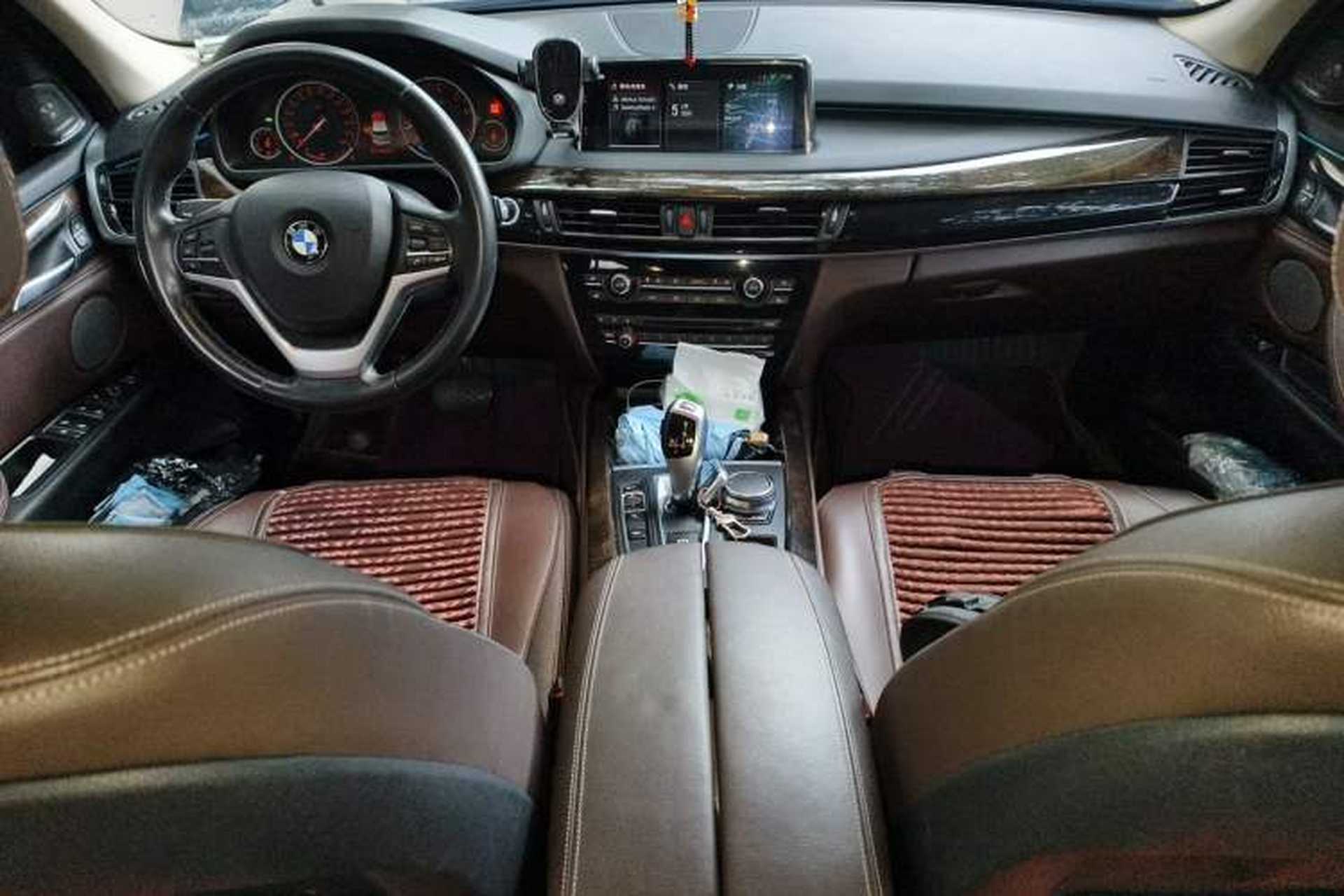Used BMW X5 2018 xDrive28i Center Console