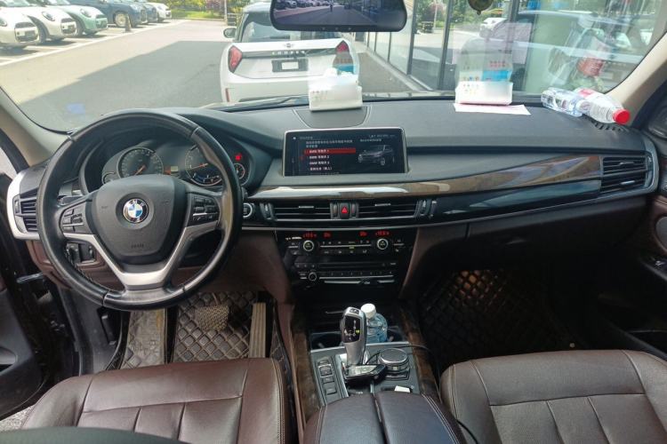 Used BMW X5 2018 xDrive28i Center Console