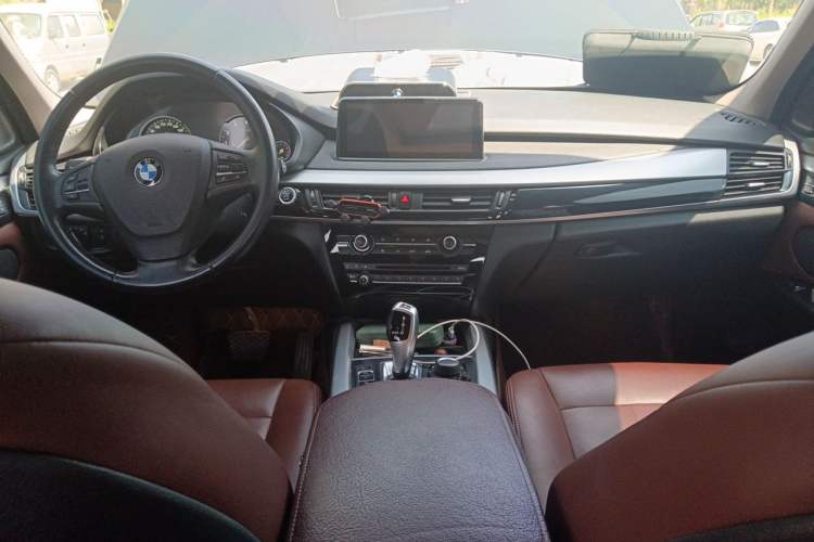 Used BMW X5 2018 xDrive35i Elegant Edition Center Console