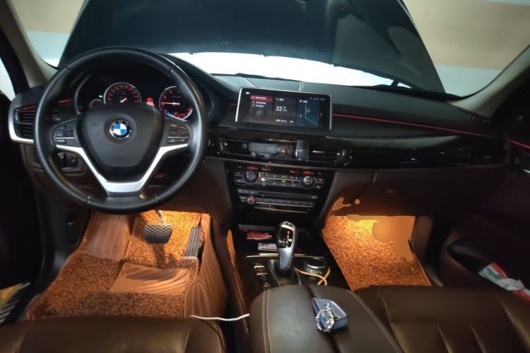 Used BMW X5 2018 xDrive28i Center Console
