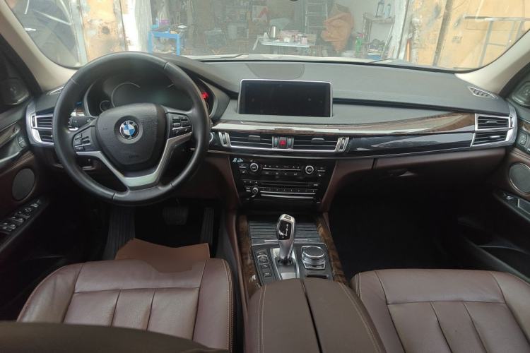 Used BMW X5 2018 xDrive28i Center Console