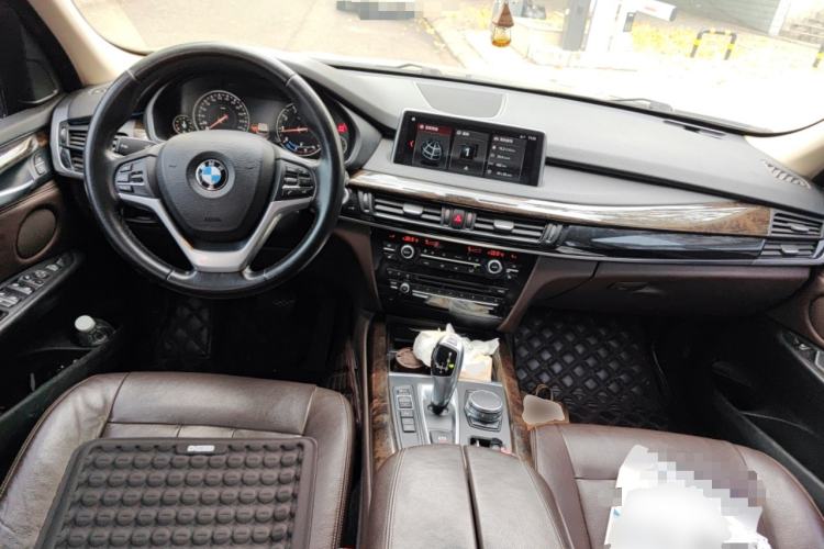 Used BMW X5 2018 xDrive28i Center Console