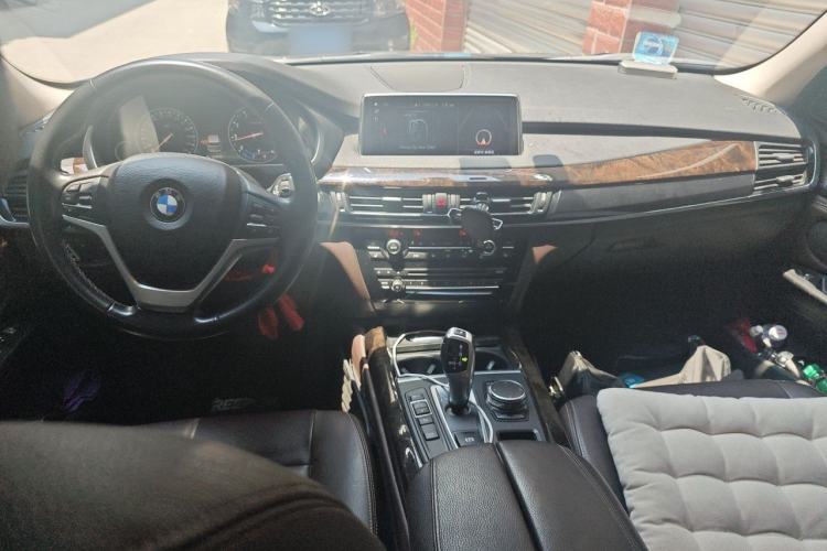 Used BMW X5 2018 xDrive28i Center Console