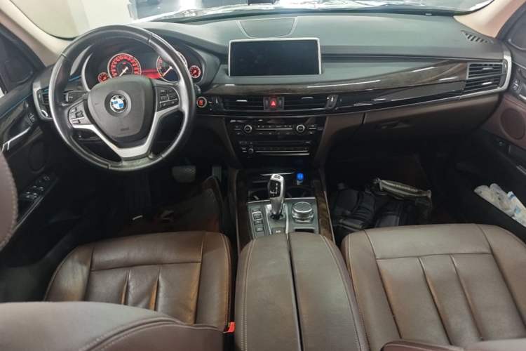 Used BMW X5 2018 xDrive28i Center Console