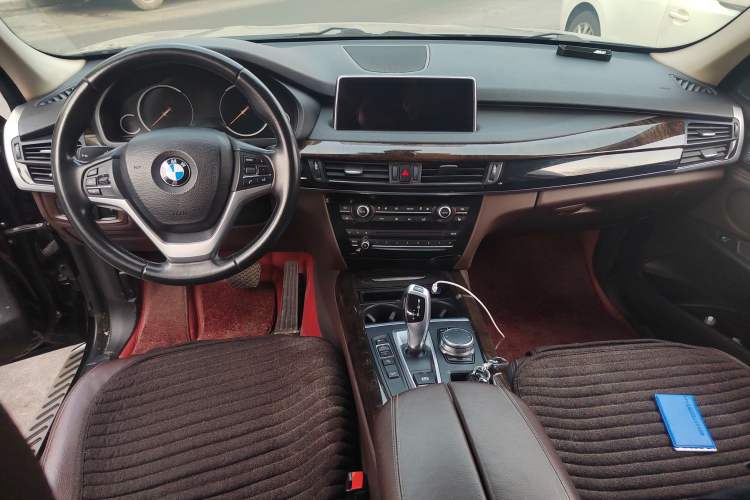 Used BMW X5 2018 xDrive28i Center Console