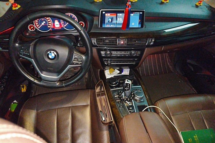 Used BMW X5 2018 xDrive28i Center Console