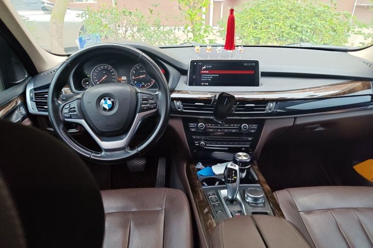 Used BMW X5 2018 xDrive28i Center Console