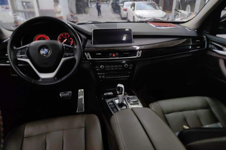 Used BMW X5 2018 xDrive35i Elegant Edition Center Console