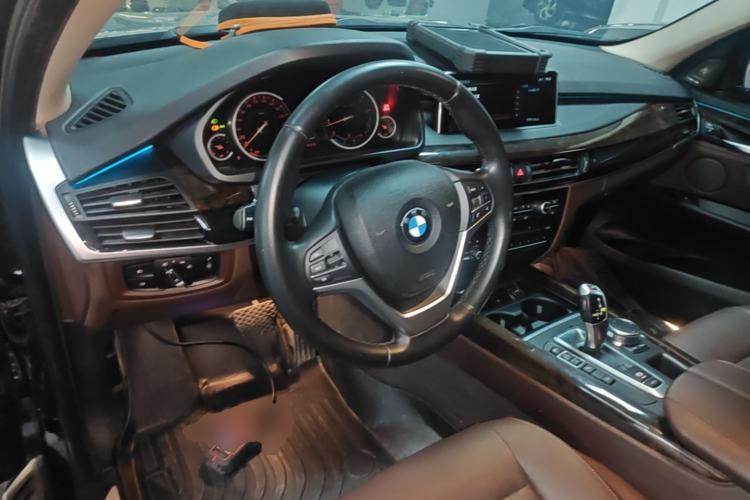 Used BMW X5 2018 xDrive28i Center Console