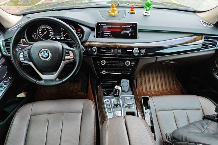 Used BMW X5 2018 xDrive28i Center Console