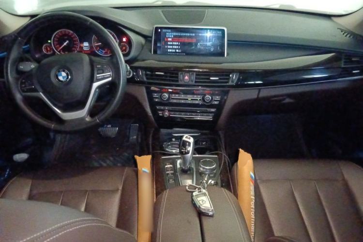 Used BMW X5 2018 xDrive28i Center Console