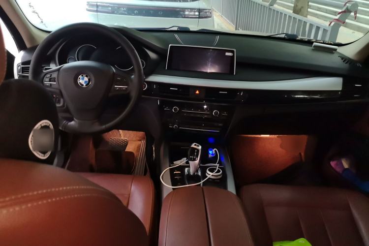 Used BMW X5  Center Console