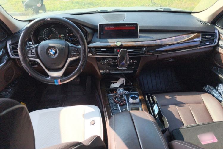 Used BMW X5 2018 xDrive28i Center Console