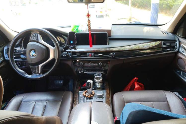 Used BMW X5 2018 xDrive28i Center Console