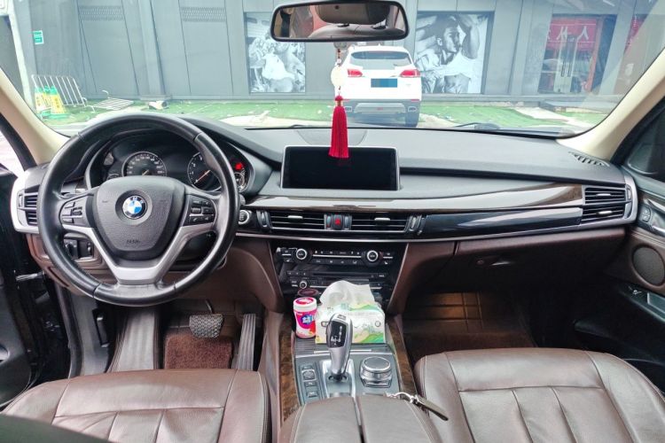 Used BMW X5 2018 xDrive28i Center Console