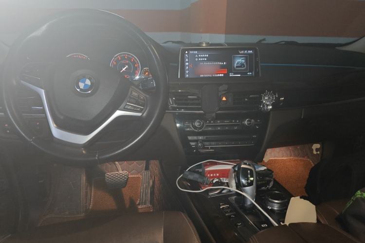 Used BMW X5 2018 xDrive28i Center Console