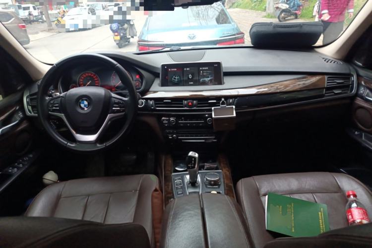 Used BMW X5 2018 xDrive28i Center Console