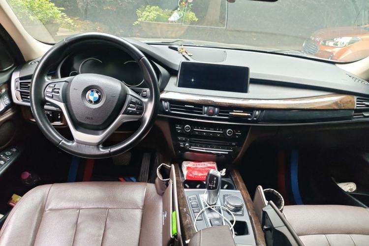 Used BMW X5 2018 xDrive28i Center Console