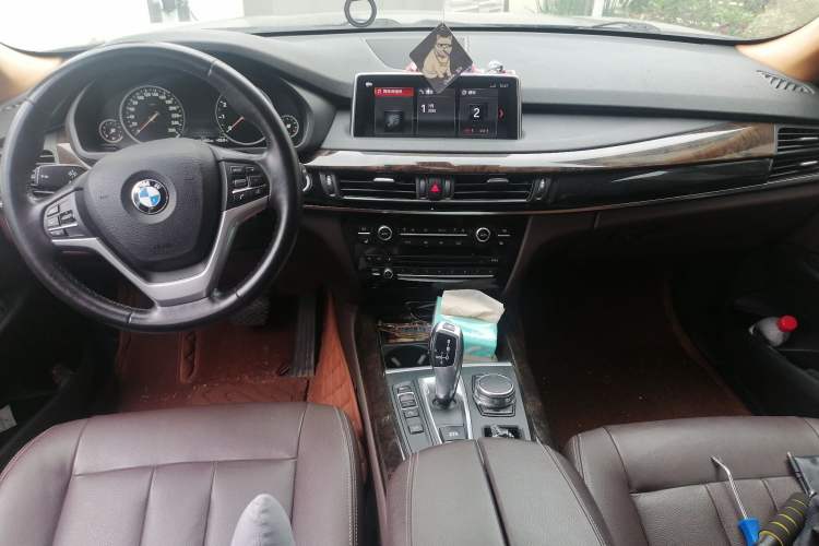 Used BMW X5 2018 xDrive28i Center Console