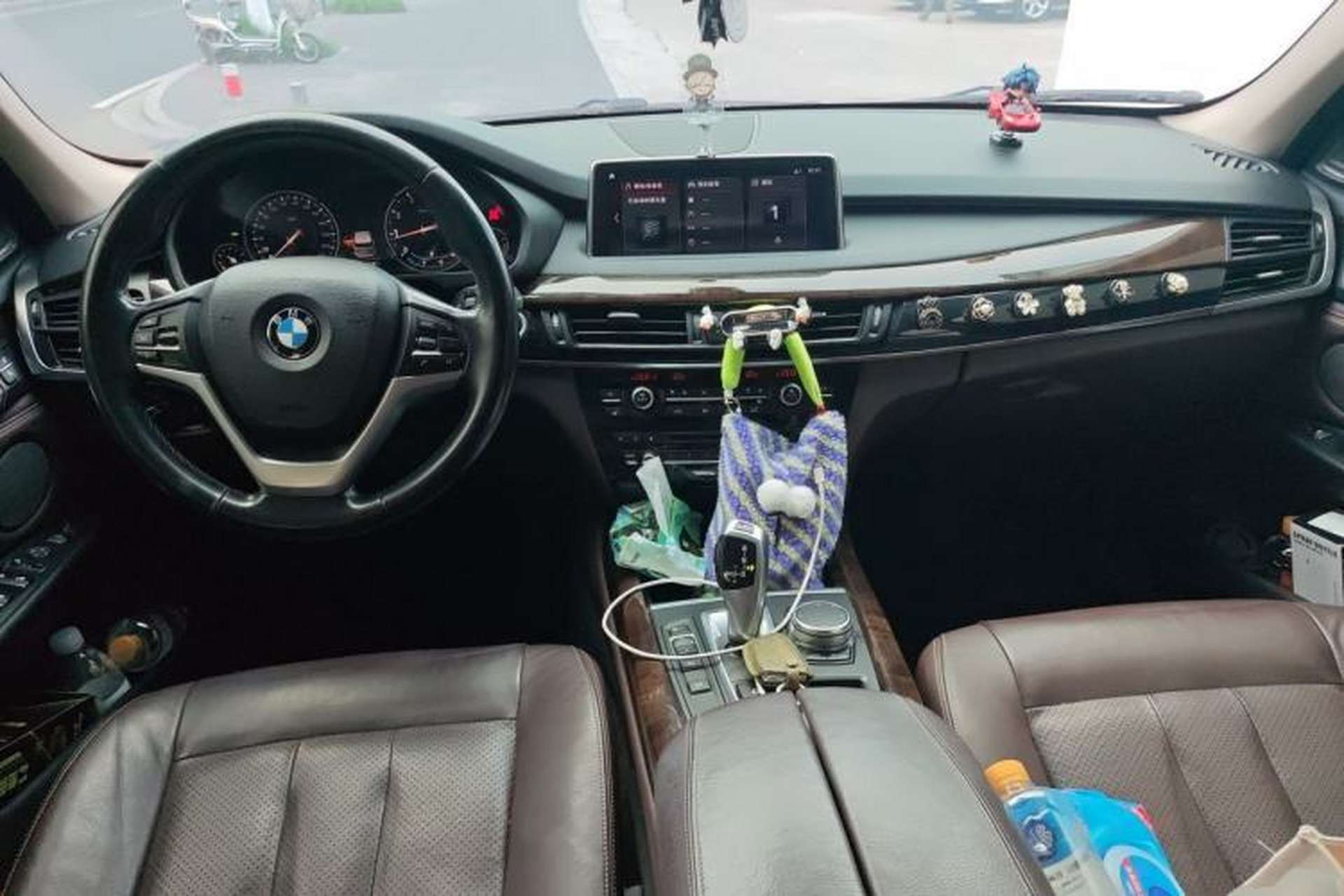 Used BMW X5 2018 xDrive28i Center Console