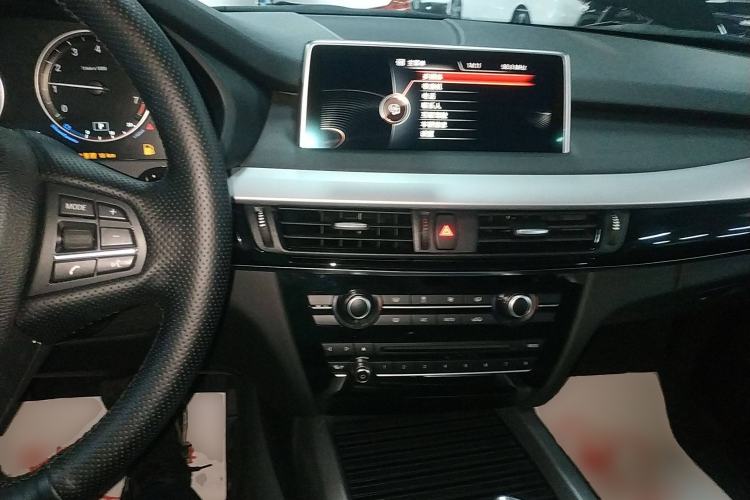 Used BMW X5 2018 xDrive35i Base Model Middle East Center Console
