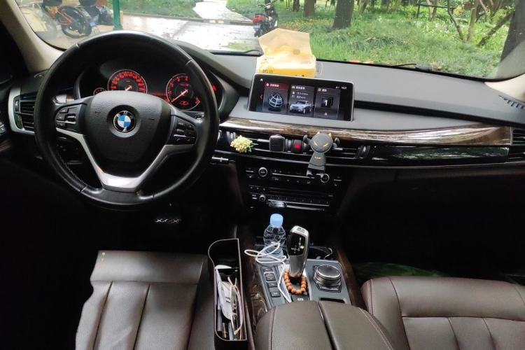 Used BMW X5 2018 xDrive28i Center Console