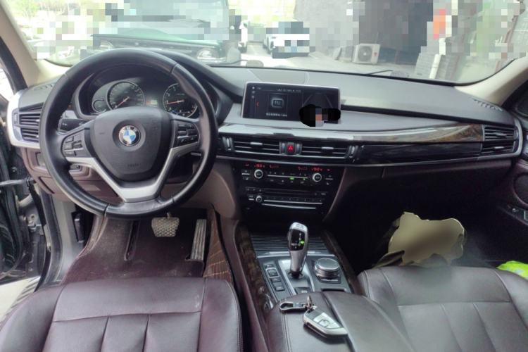 Used BMW X5 2018 xDrive28i Center Console