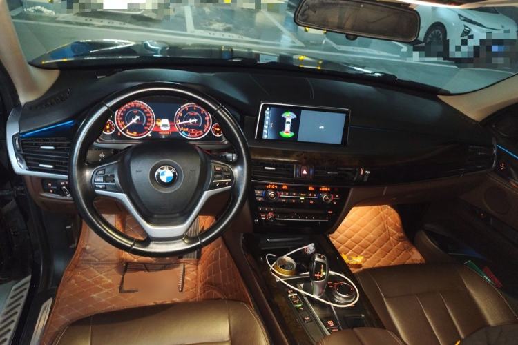 Used BMW X5 2018 xDrive28i Center Console