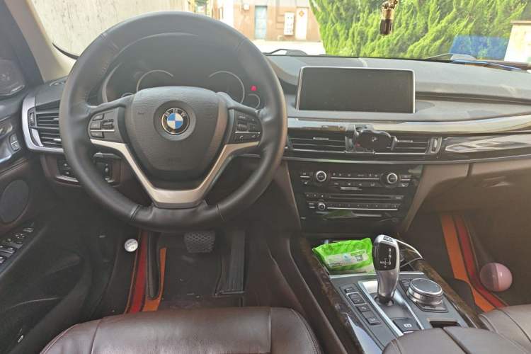 Used BMW X5 2018 xDrive28i Center Console