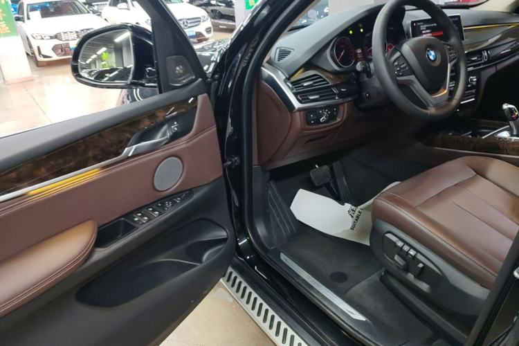 Used BMW X5 2018 xDrive35i Elegant Edition Driver Seat