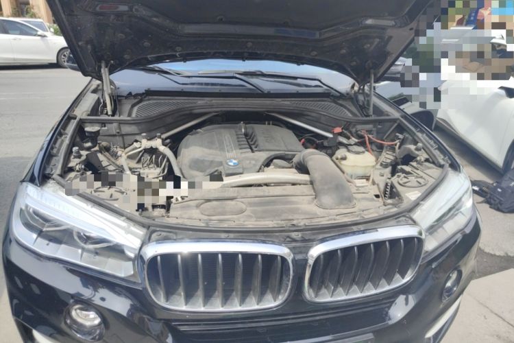 Used BMW X5  Engine Bay