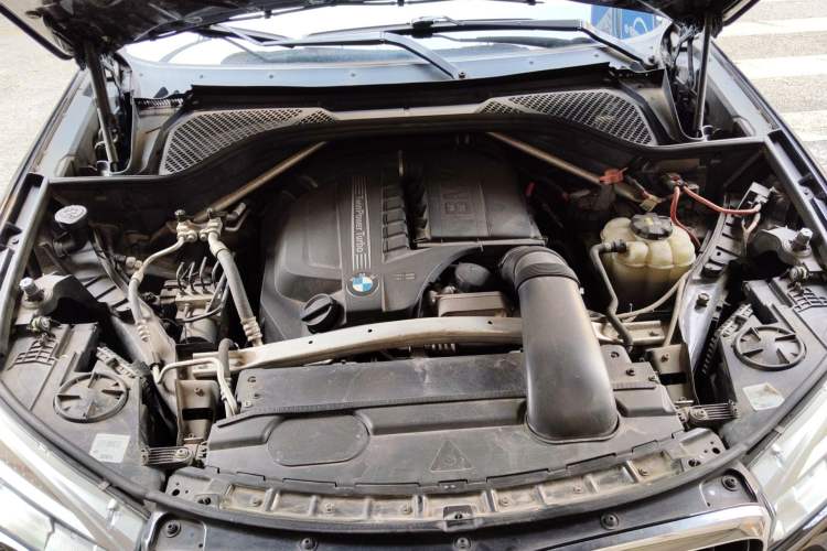 Used BMW X5 2018 xDrive35i Elegant Edition Engine Bay