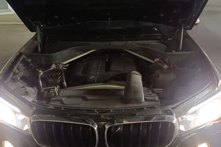 Used BMW X5 2018 xDrive28i Engine Bay