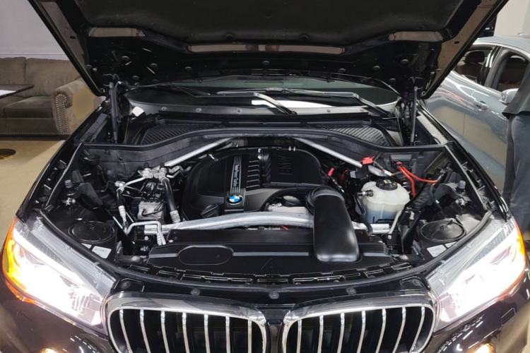 Used BMW X5 2018 xDrive35i Elegant Edition Engine Bay
