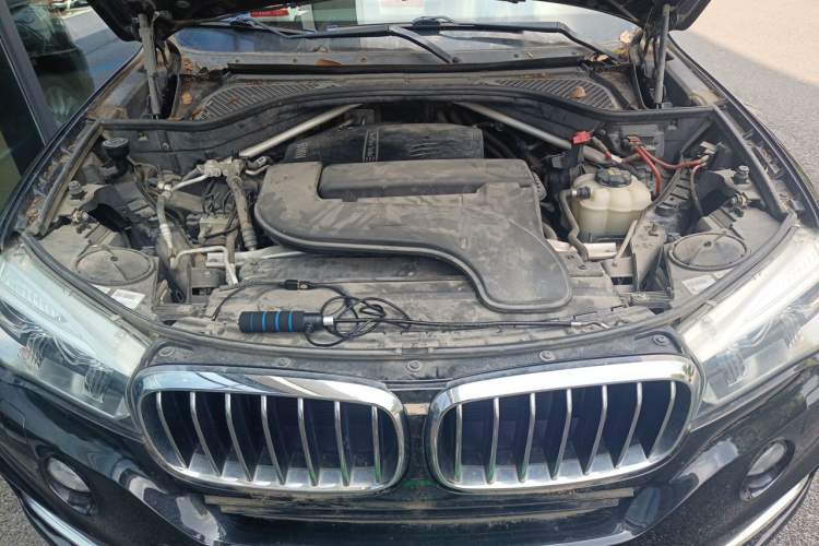 Used BMW X5 2018 xDrive28i Engine Bay