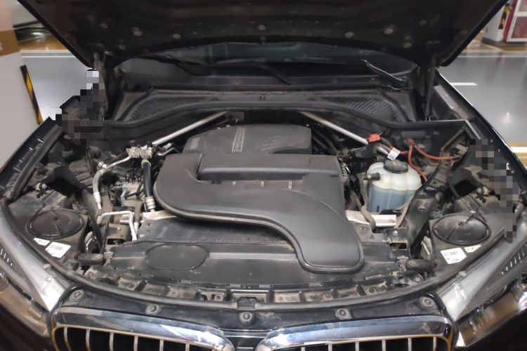 Used BMW X5 2018 xDrive28i Engine Bay