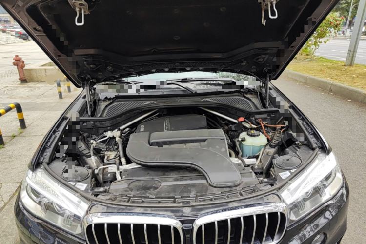 Used BMW X5 2018 xDrive28i Engine Bay